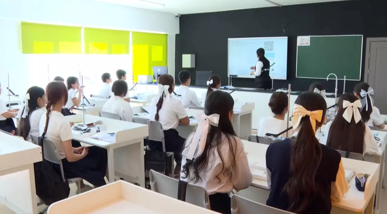 340 мың ұстаз жасанды интеллектіні меңгерді