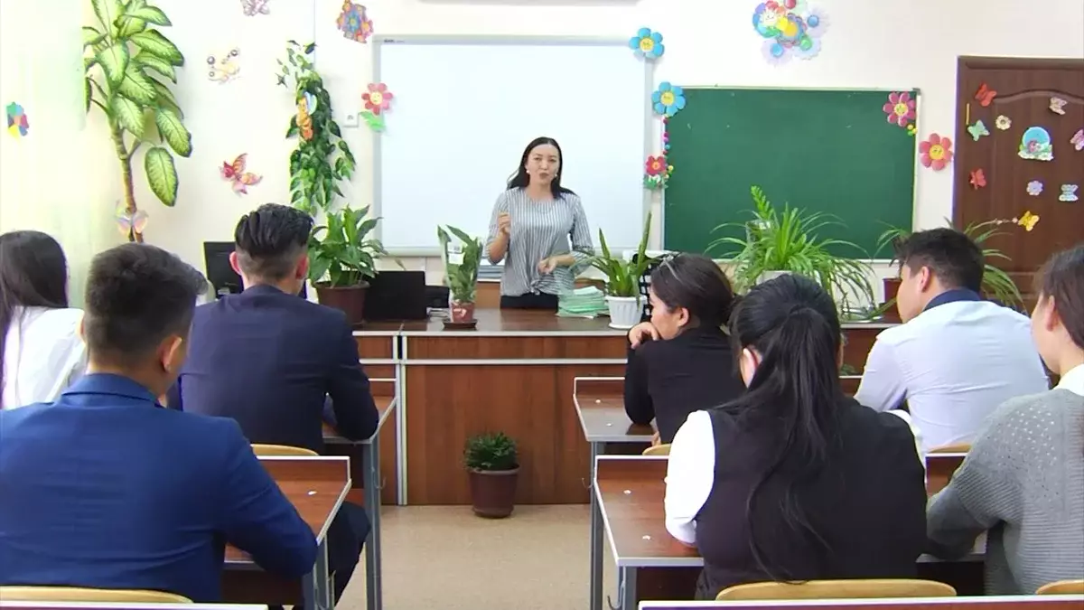 В Казахстане планируют ужесточить наказание за оскорбление и неуважение педагогов