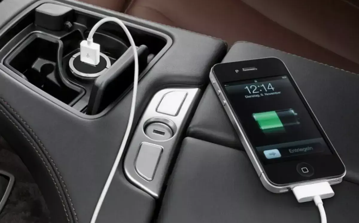 Как ваш смартфон тайно убивает автомобильный аккумулятор зимой: советы для водителей - новости на Lada.kz 26.12.2025