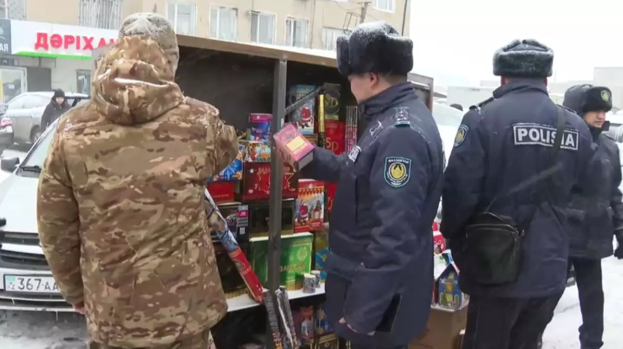 Незаконную реализацию пиротехники пресекают в области Абай