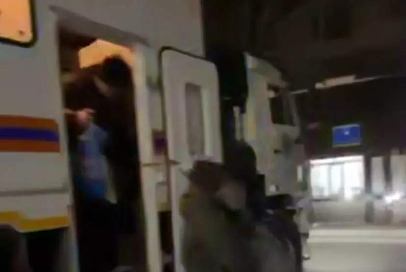 Автобус с пассажирами застрял на трассе под Темиртау