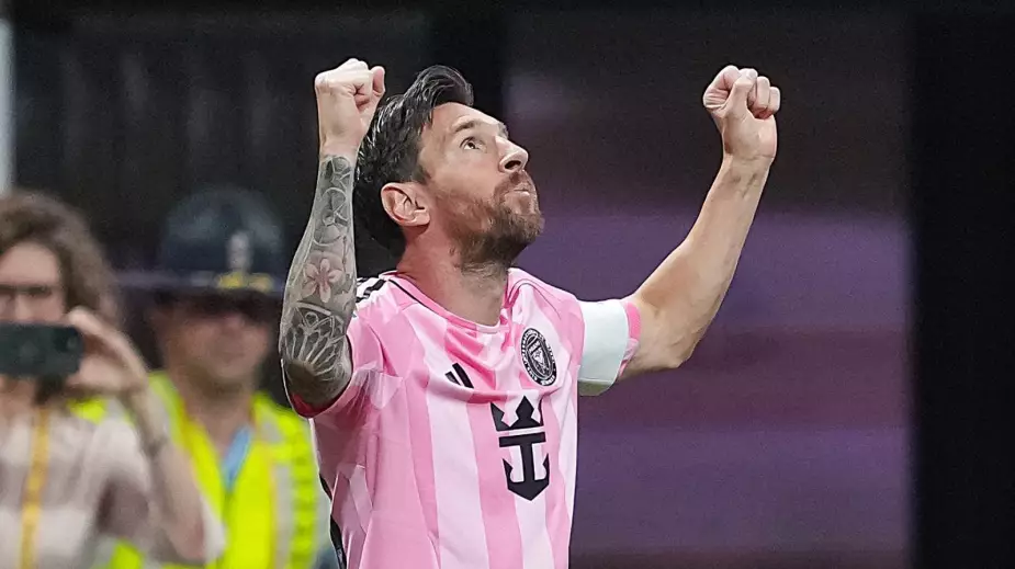 Месси захотели вернуть в "Барселону"