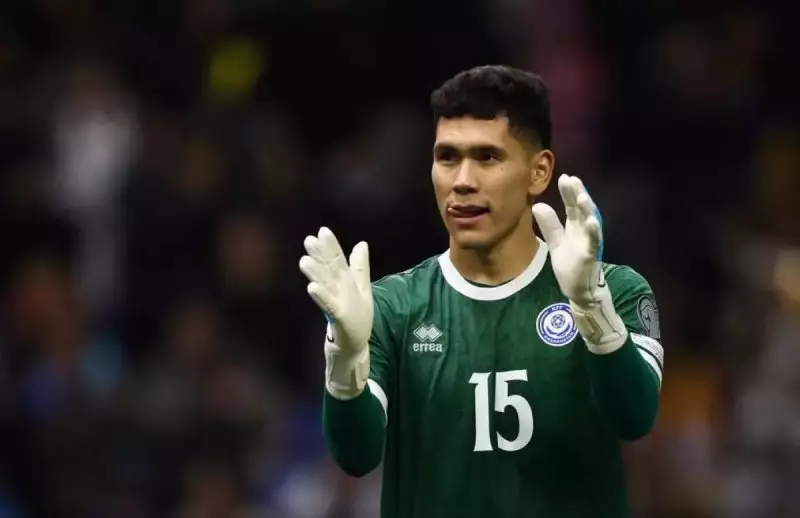 Темирлан Анарбеков может сменить голкипера «Фенербахче», заявили в Турции