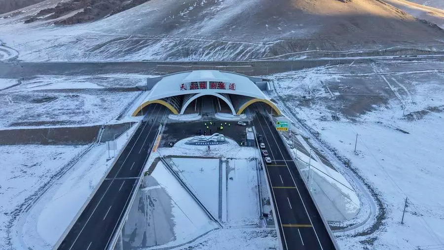 Қытайда жоғары жылдамдықты автожолдағы ең ұзын тоннель іске қосылды