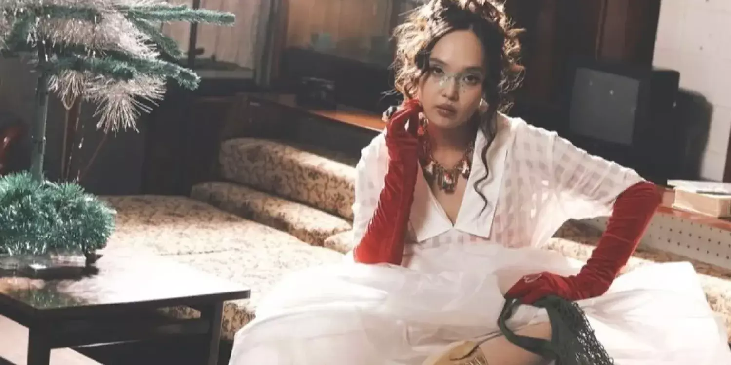 "Тым артық емес пе?": Айжұлдыз Адайбековаға жұрт таңданыс білдірді