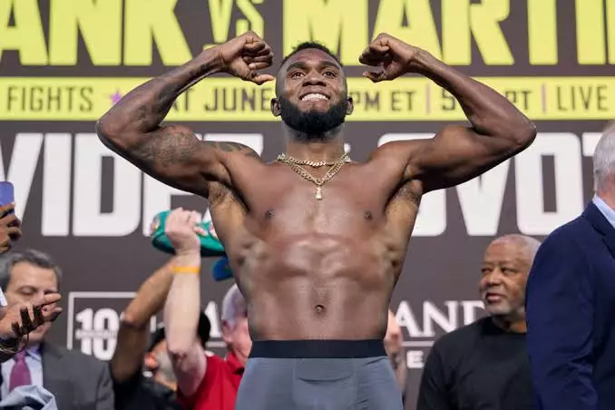 Ресми: Карлос Адамес титулын Остин Уильямсқа қарсы қорғайды