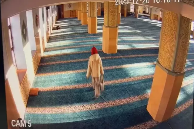 Өскеменде мешітте ұрлық жасаған әйел ұсталды (ВИДЕО)