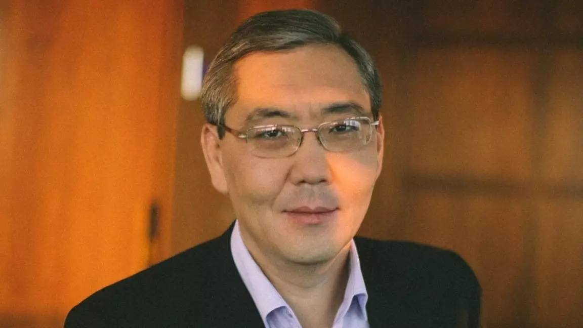 Әуелі өндірісті дамытып, содан кейін салықты көтеру керек - экономист