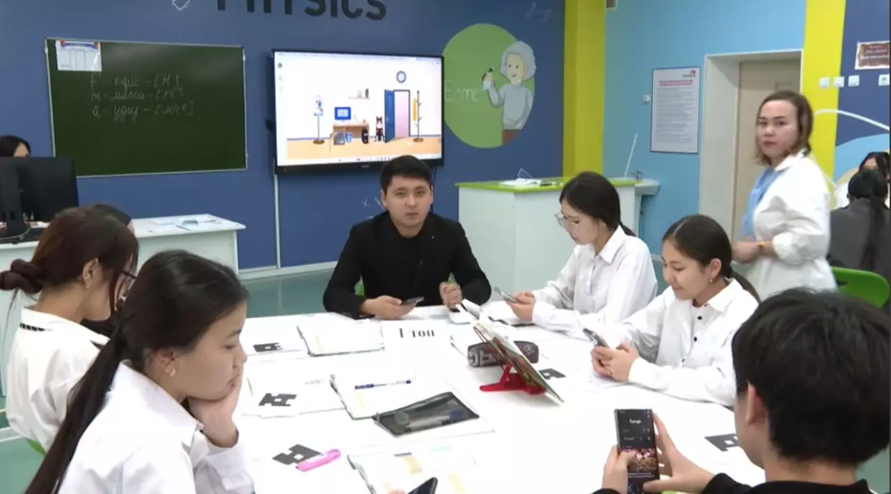 Мектептерде ЖИ көмегімен оқытудың пилоттық жобасы енгізілді