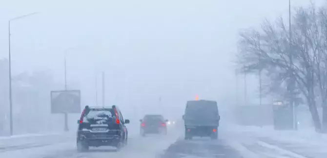 Штормовое предупреждение объявлено по всему Казахстану.