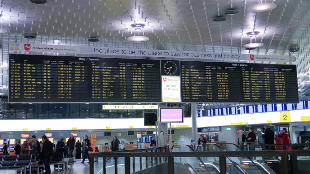 Аэропорт Ганновера прекратил работу из-за дронов