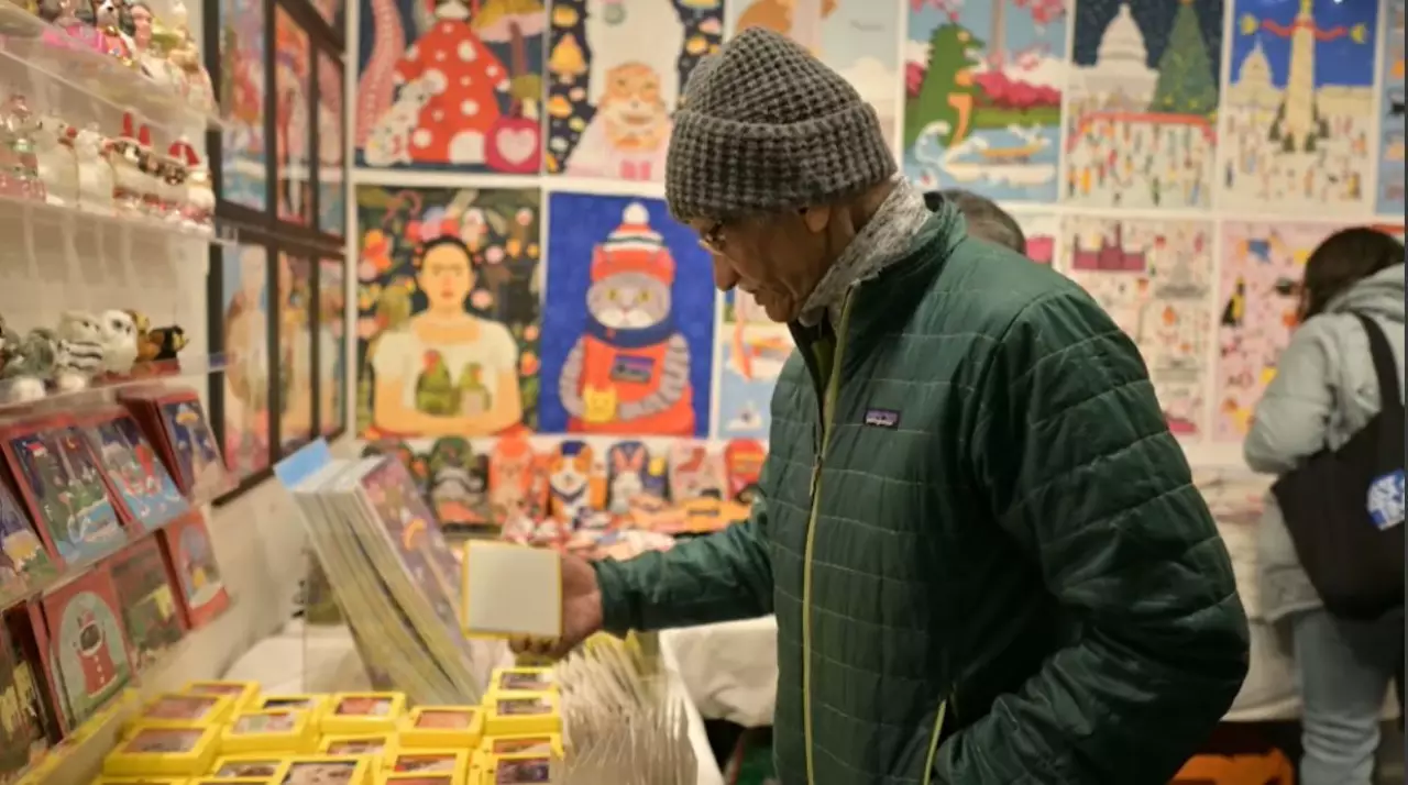 АҚШ-та алғаш рет мерекелік сауда көлемі $1 трлн жеткелі тұр