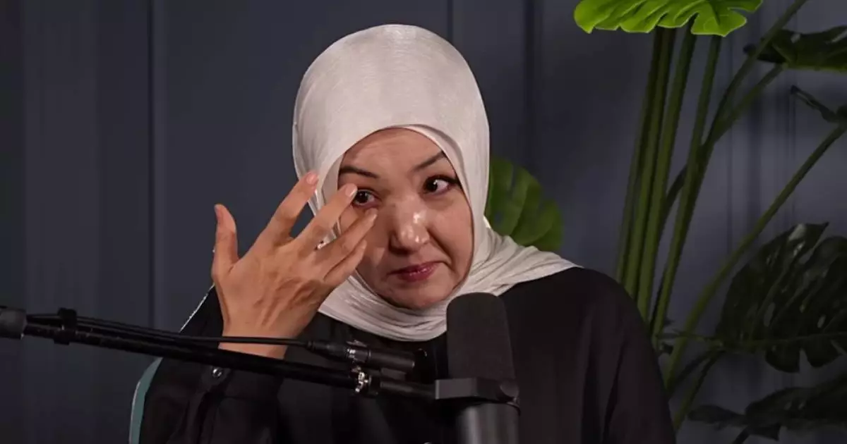  «Балам шетінеп кетті, күйеуім қуып шықты»: Индира Расылхан жан сырын ақтарды 