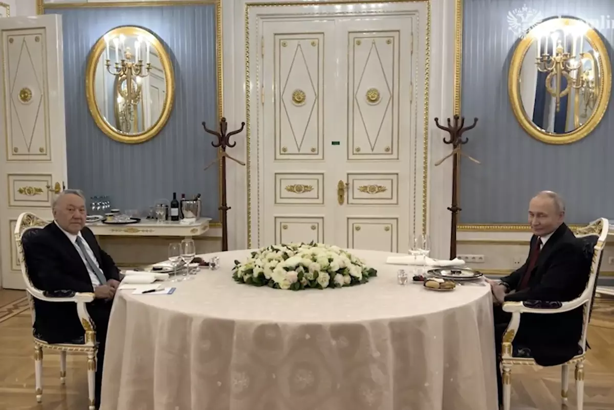 Путин встретился с Назарбаевым в Кремле