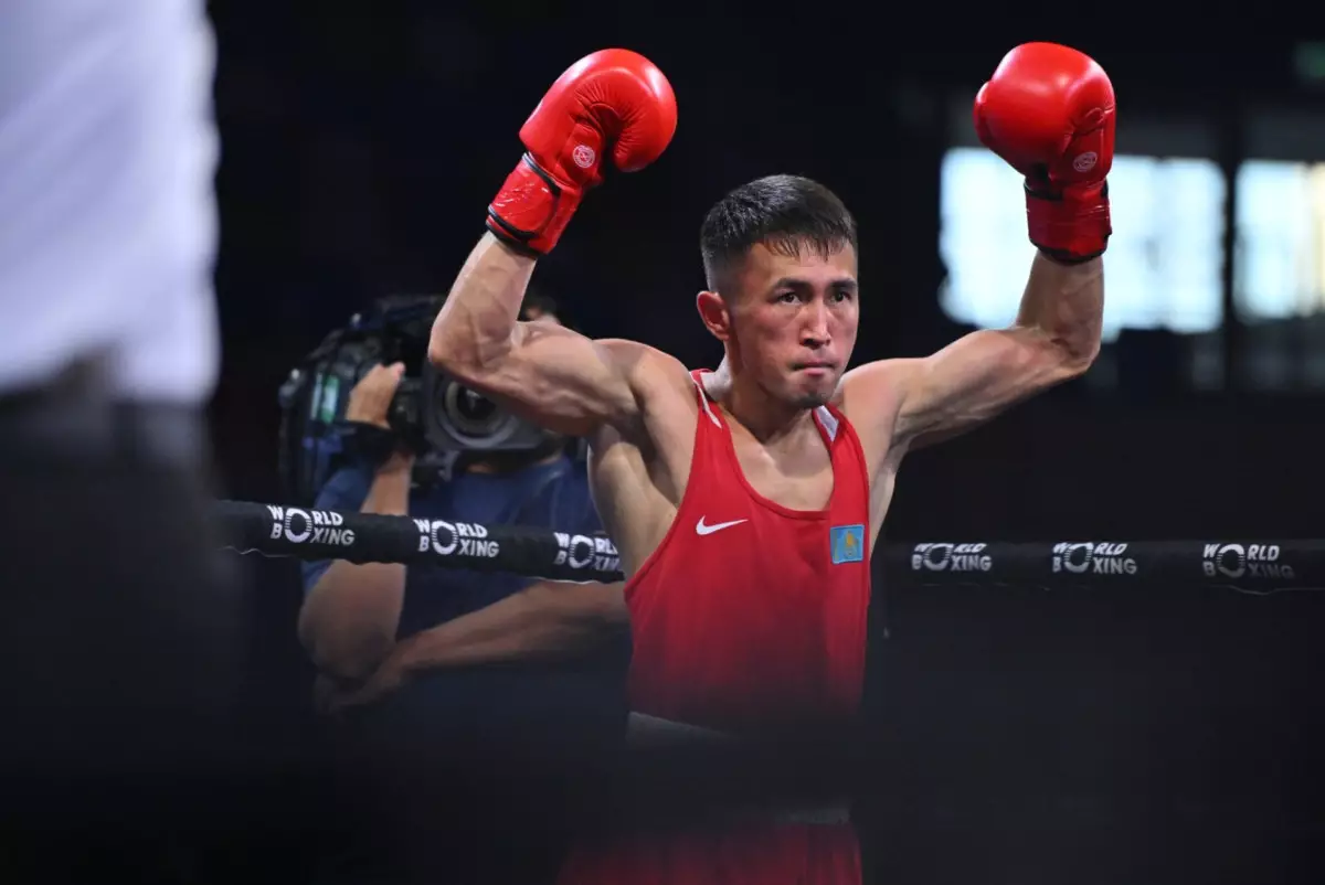 Два казахстанских боксёра стали лучшими за год по версии World Boxing