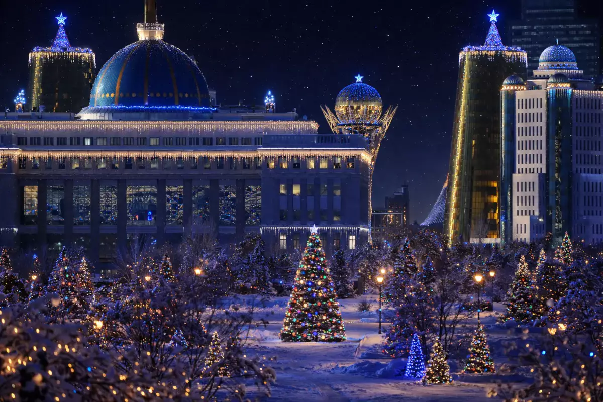 Стиль и смысл: как менялись новогодние поздравления Токаева из года в год