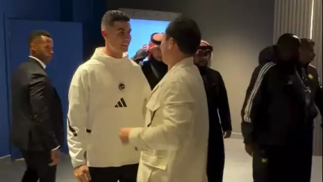 Головкин посетил матч "Аль-Насра" и встретился с Роналду