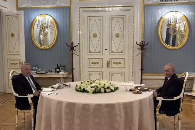 Нұрсұлтан Назарбаев Кремльде Владимир Путинмен кездесті