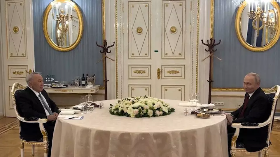 Кремльде Владимир Путин мен Нұрсұлтан Назарбаев кездесті