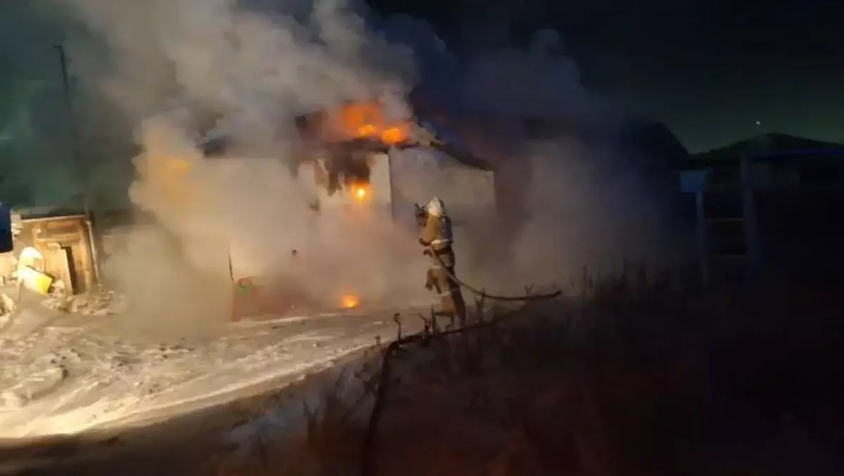 Пожар из-за печки произошел в селе в Акмолинской области
