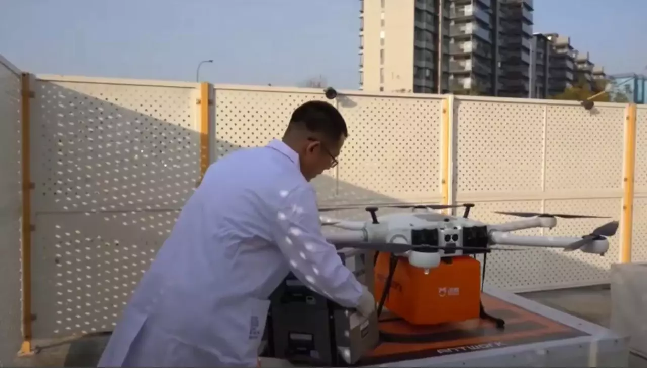 Қытайда қанды дронмен тасымалдайды