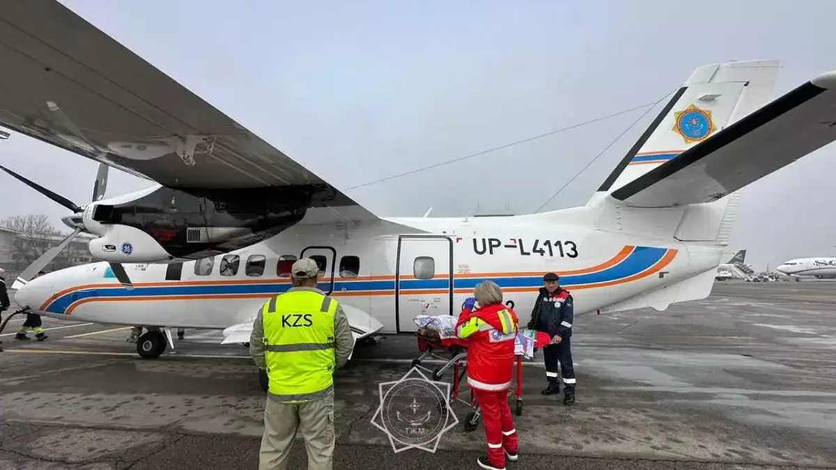 Алты жасар бүлдіршін ТЖМ бортымен Қызылордадан Алматыға жеткізілді