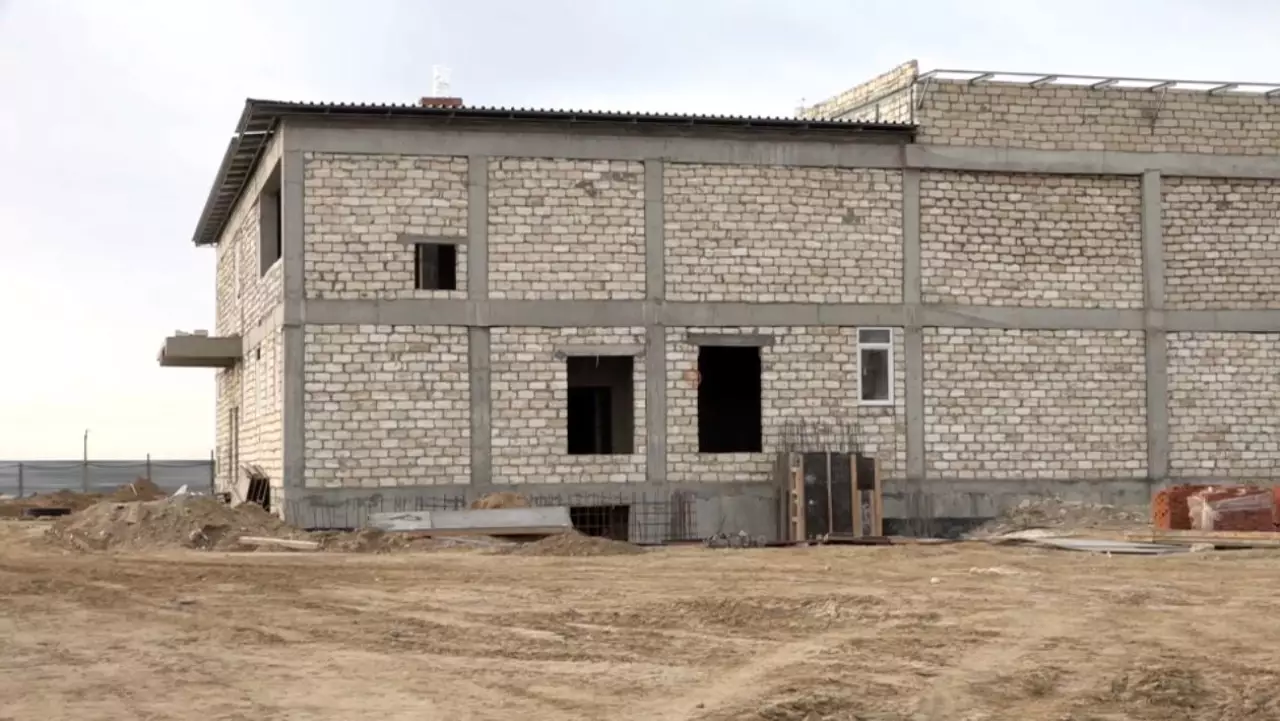 Атырау облысы Қызылқоға ауданындағы ауылдарда мәдениет үйінің құрылысы бітпей тұр