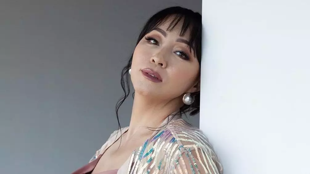 «Иттіктің, сатқындықтың көкесін көріп жатырмын»: Айгүл Иманбаева желіде сынақты бастан өткеріп жатқанын айтты