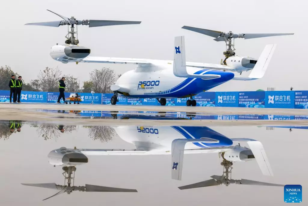 В Китае впервые в мире поднялся в воздух шеститонный конвертоплан