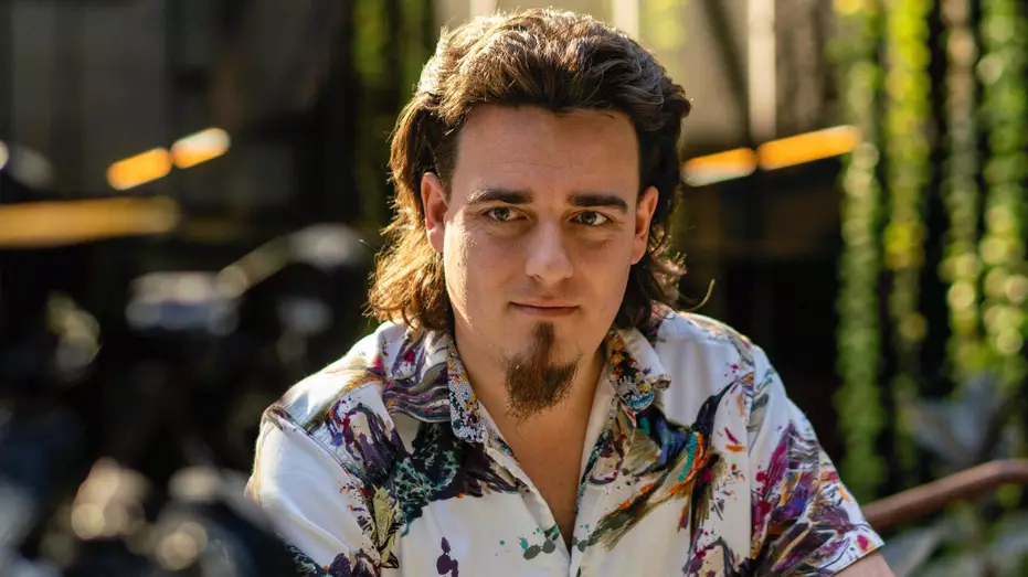 Технологические миллиардеры угрожают покинуть Калифорнию из-за предложенного 5-процентного налога на богатство.