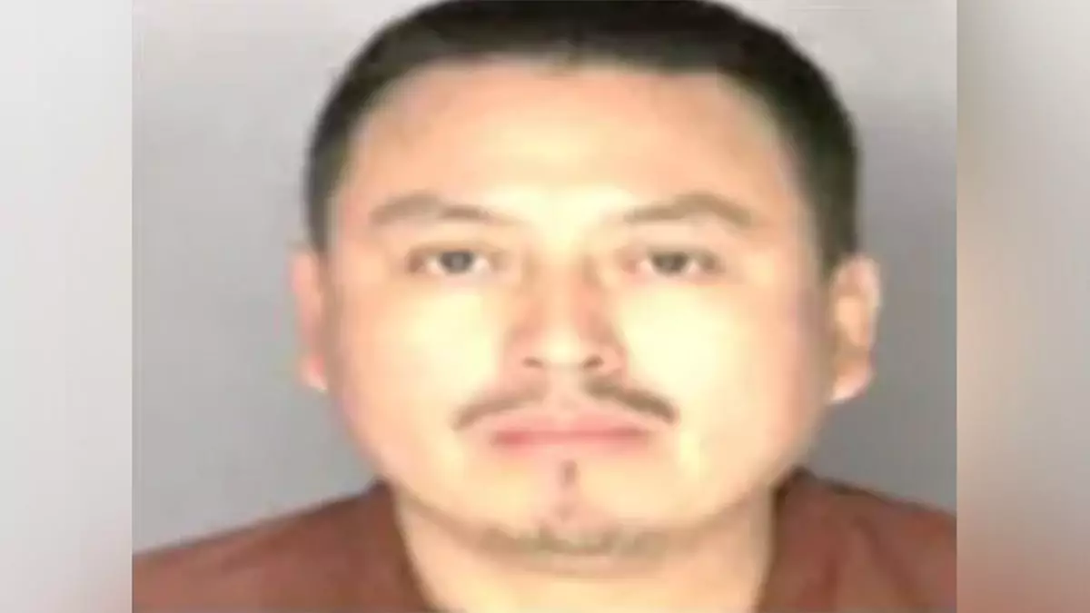 Иммиграционная полиция преподнесла «лучший подарок на свете», арестовав осужденных преступников в нескольких штатах на Рождество.