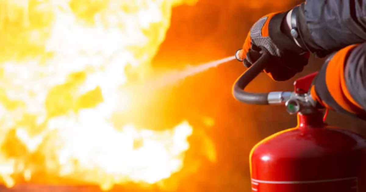   "Киім бутиктері": Атыраудағы базардың бірі өртенді   