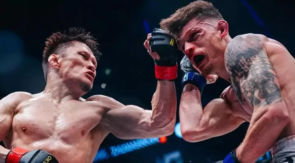 Жалғас Жұмағұлов Oktagon-да техникалық нокаутпен жеңіске жетті