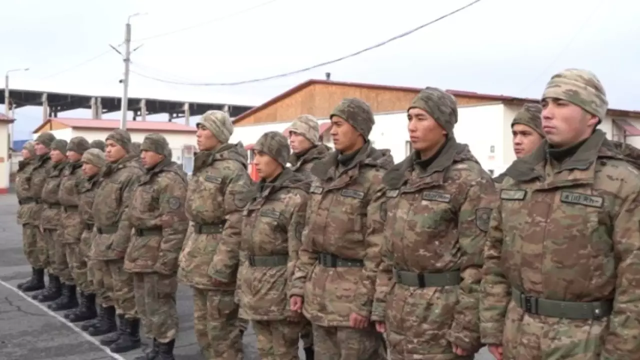 Пять пар близнецов одновременно служат в Таразском гарнизоне