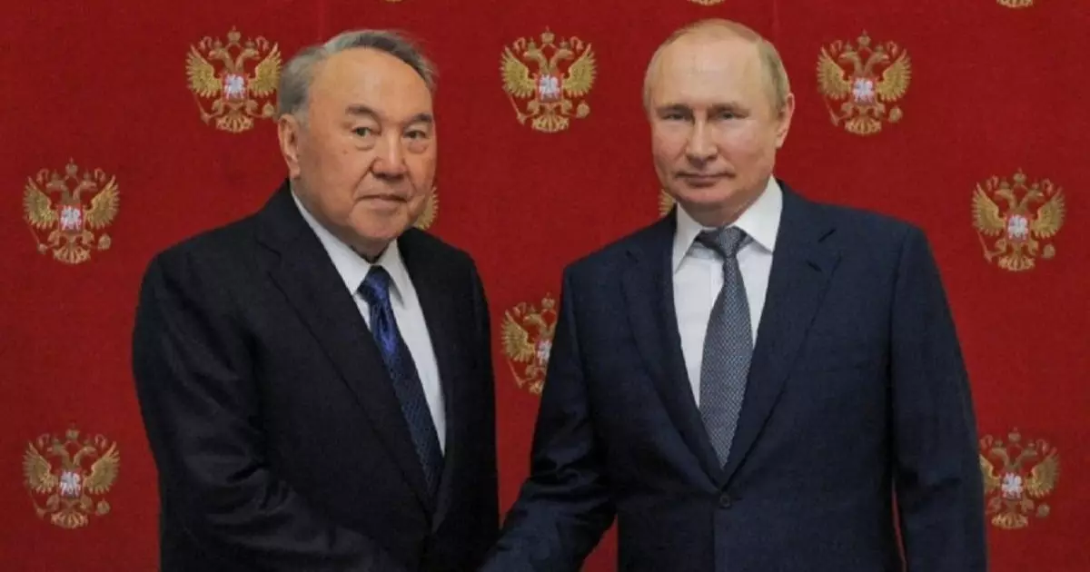  `Халқы пана болмайтынын сезген`: Депутат Назарбаевқа елден шығуға шектеу қоюды ұсынды (ФОТО) 