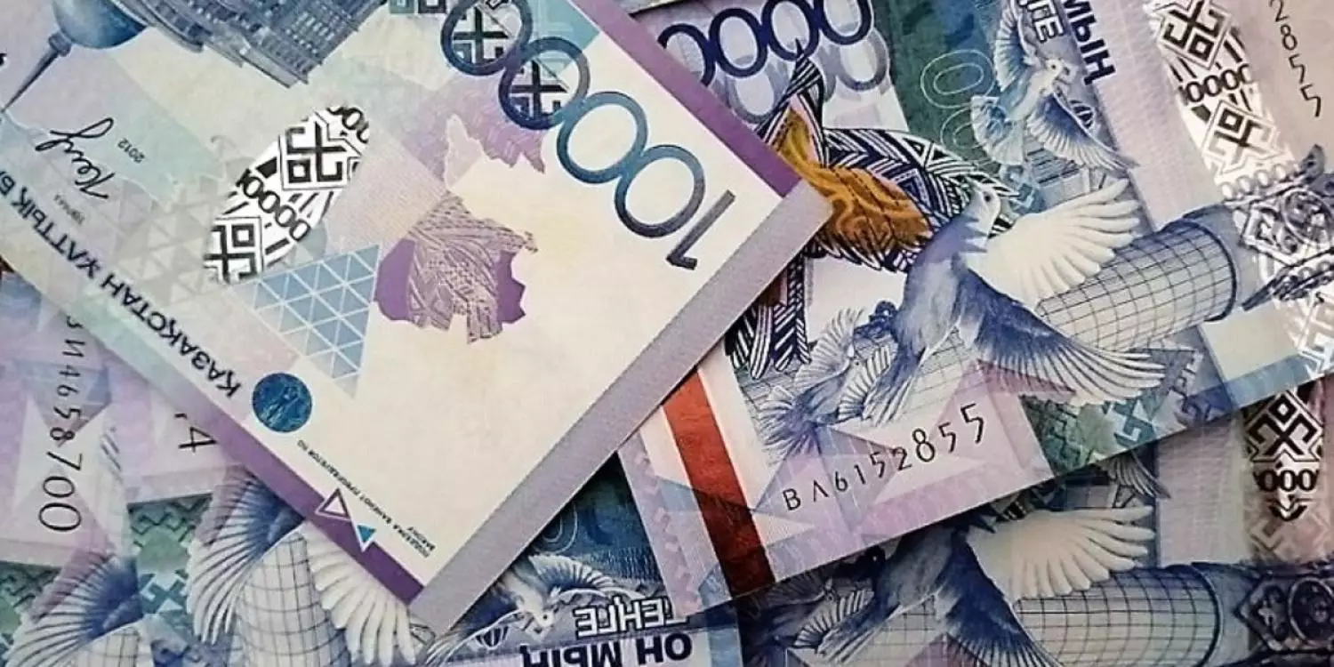 2026 жылы Қазақстанда зейнетақы мен жәрдемақы қалай өзгереді: нақты мысалдар