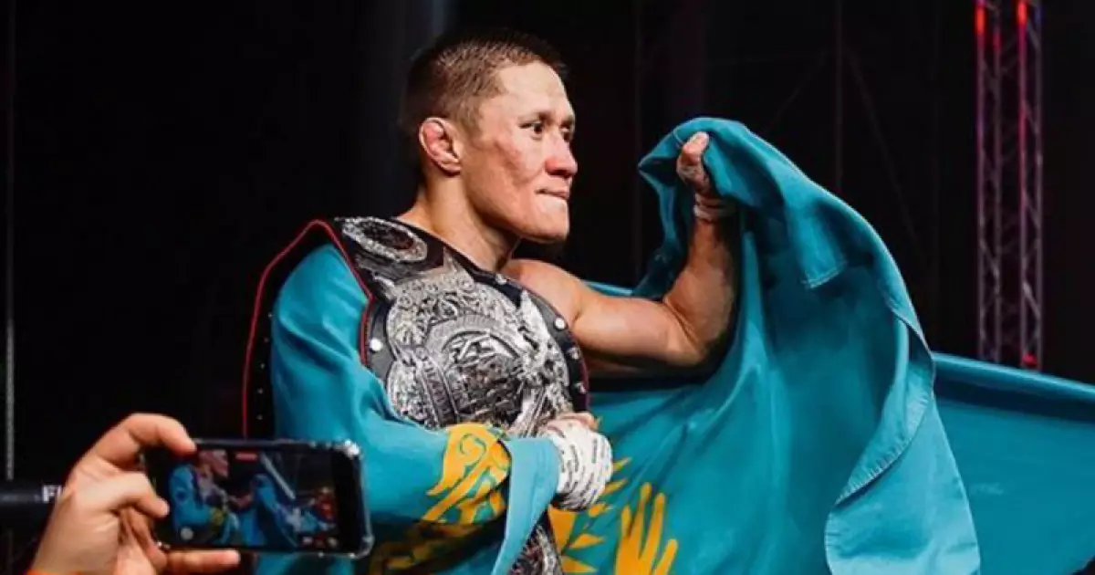  Жалғас Жұмағұлов жеңіске жетіп, чемпиондық белбеуін қорғап алды   
