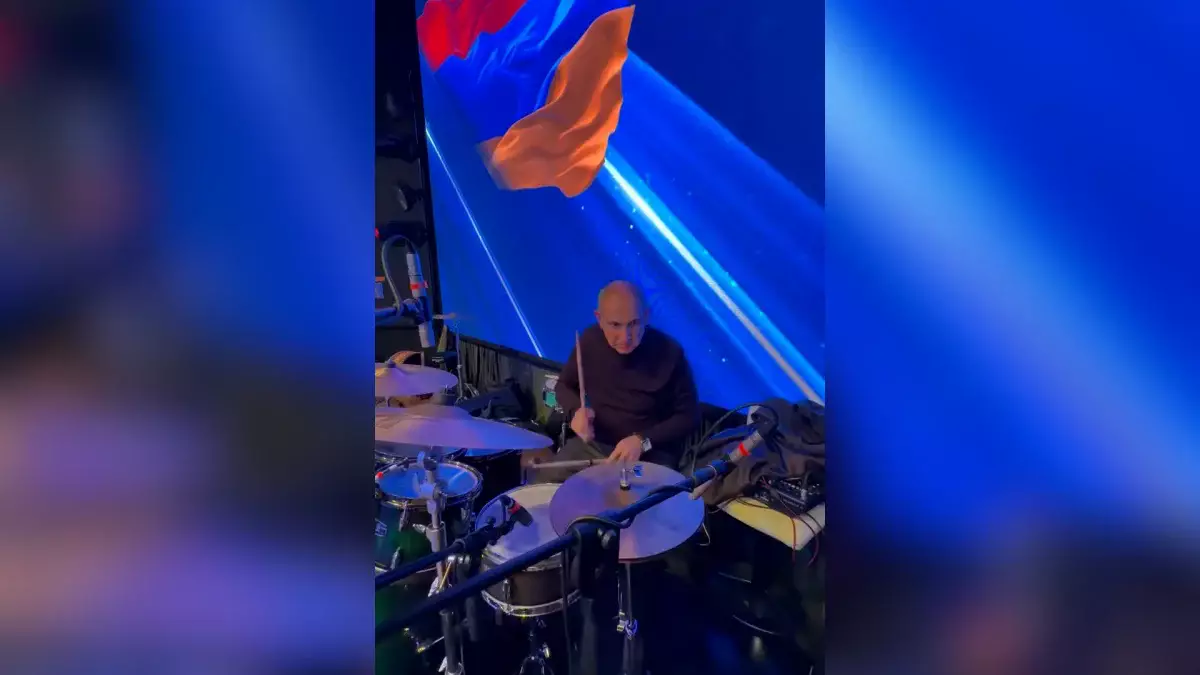 Никол Пашинянның барабан соғып, бидің түбін түсірген видеосы тарады