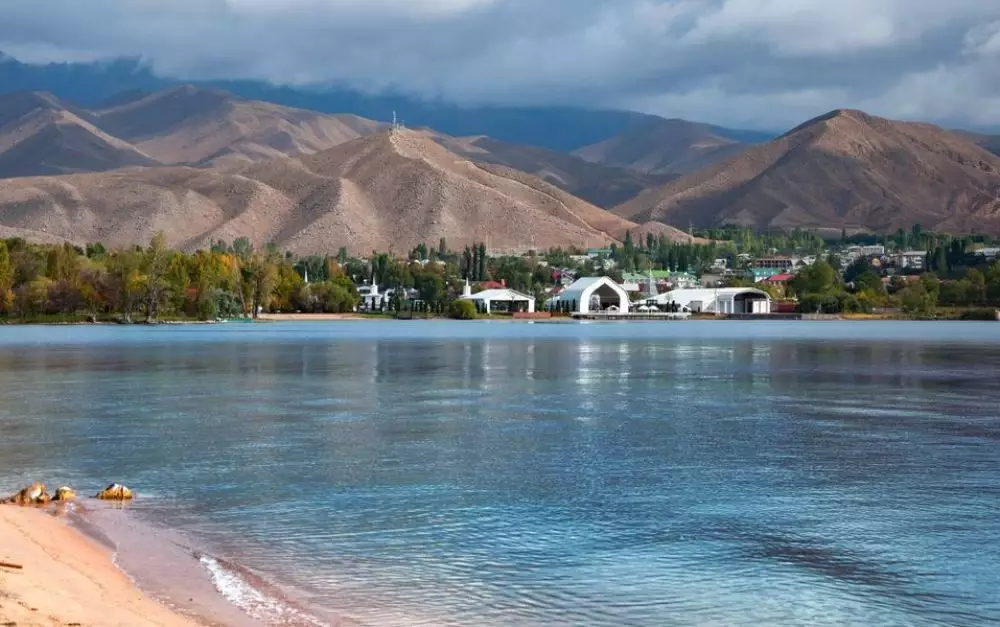 Қазақстан Қырғызстанның Ыстықкөл облысындағы жерлерін уақытша пайдалануды ратификациялады