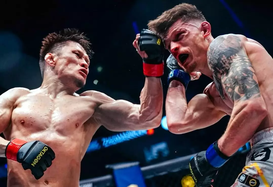 Жалгас Жумагулов защитил в Праге титул чемпиона Oktagon