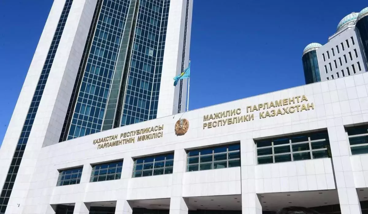 Новые правила для банков приняты в РК: главные тезисы закона