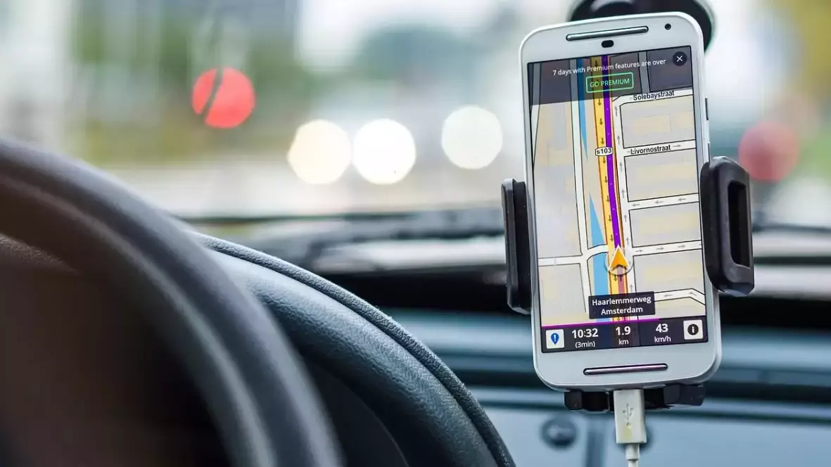 Атыраудағы сталкинг: Әйелді 2ГИС арқылы аңдыған ер адам жазаланды