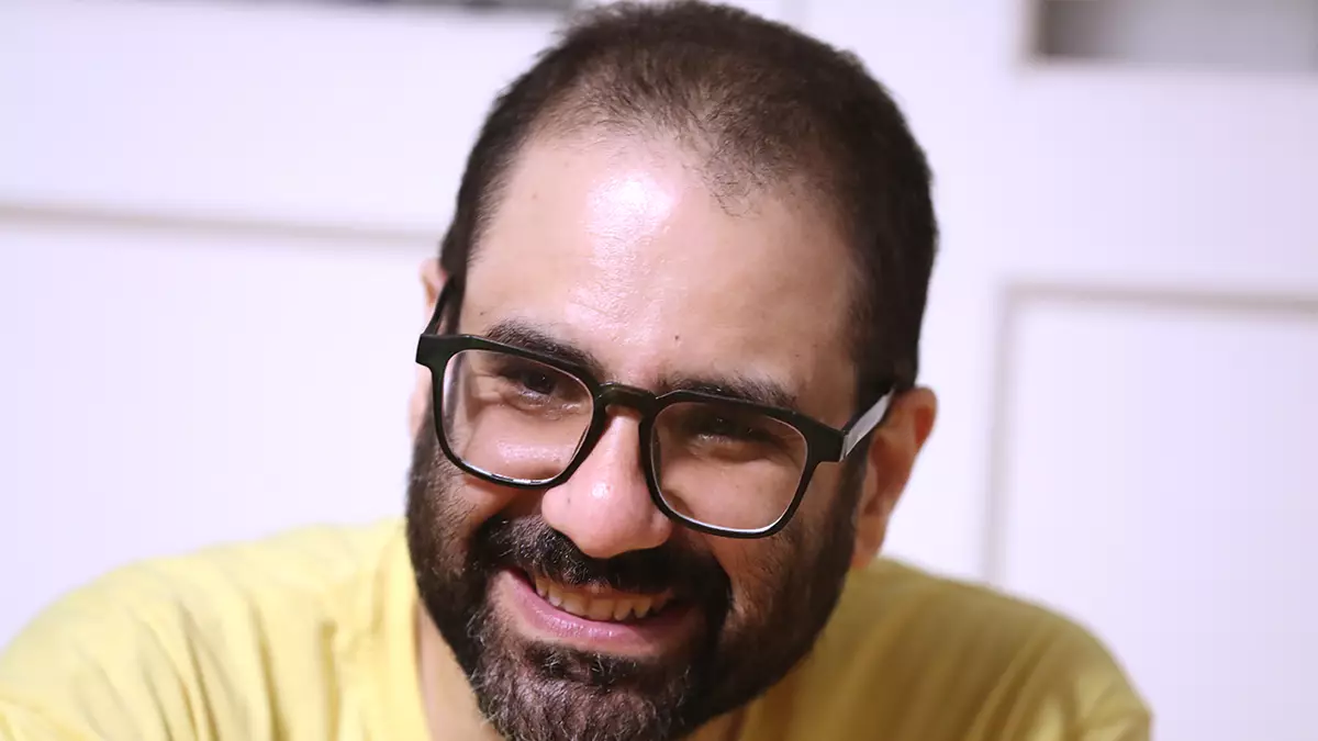 Премьер-министра Великобритании раскритиковали за приветствие освобожденного египетского заключенного после повторной публикации его постов в соцсетях.