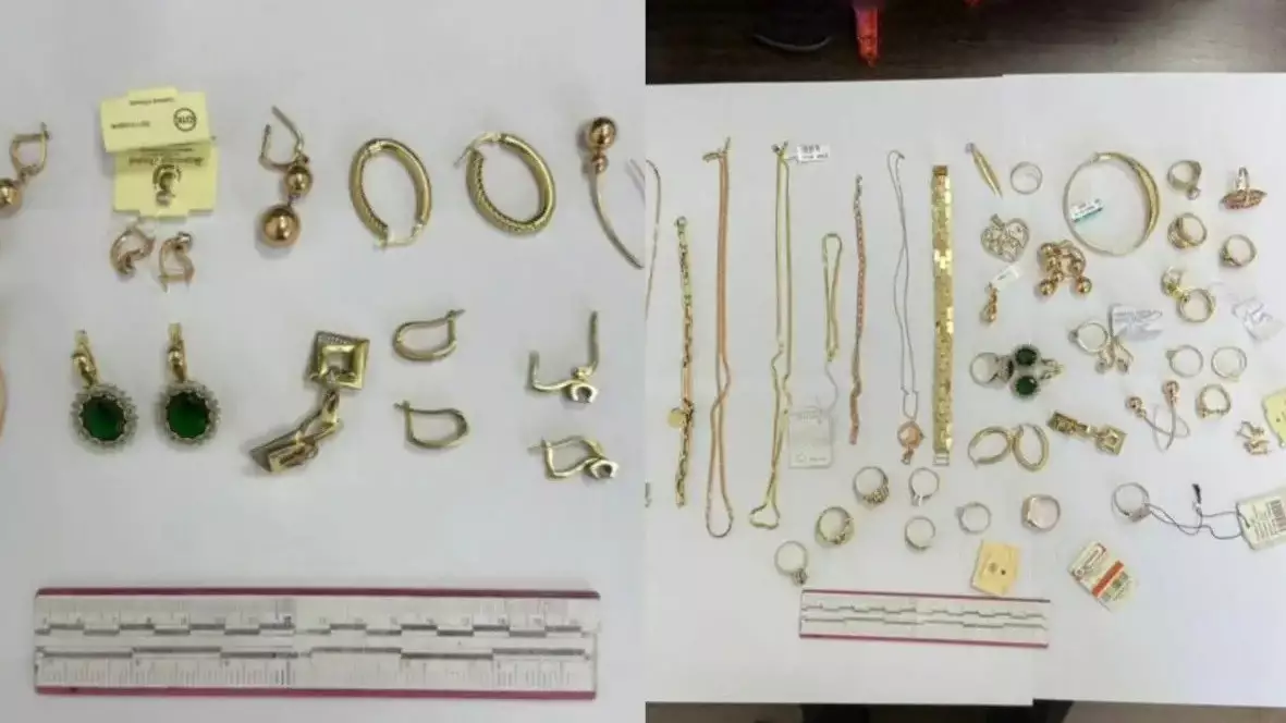 8,5 млн теңге: Келін енесінің алтындарын ұрлап, ақшаны құмар ойынға тіккен