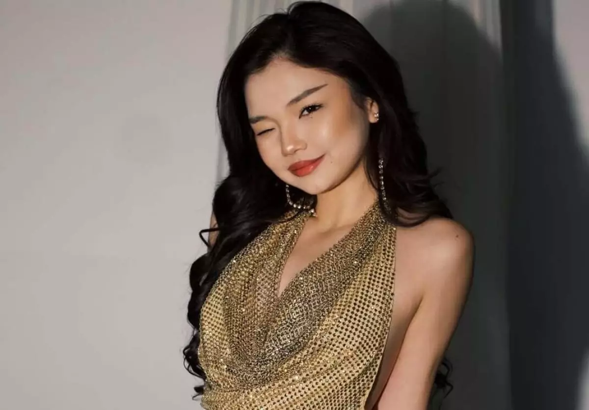 "Кукла": дочь Кайрата Нуртаса показала новогодние образы