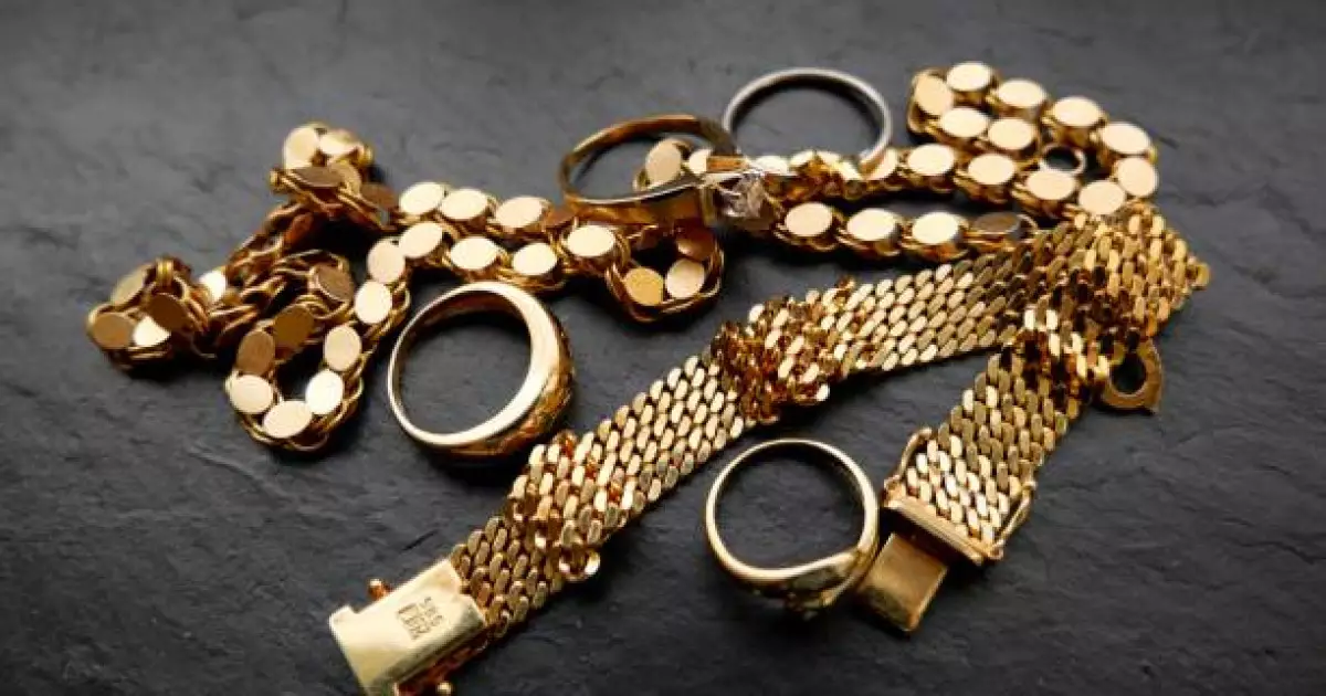   Түркістанда келіні енесінің 8,5 миллион теңгелік алтынын ұрлап, ломбардқа өткізген   