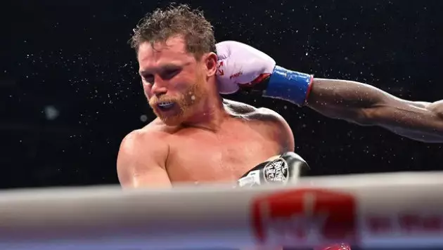 Канелоны жеңген чемпион 2025 жылдың ең мықты боксшысы атанды