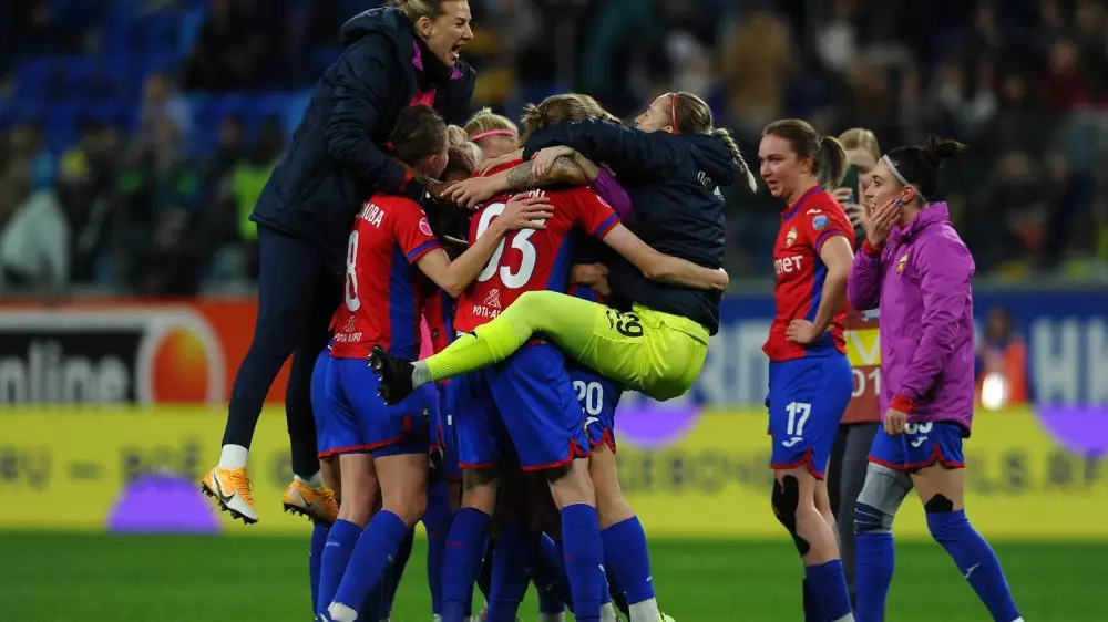 Капитан сборной Казахстана покинул клуб в России: фанаты объявили о протесте