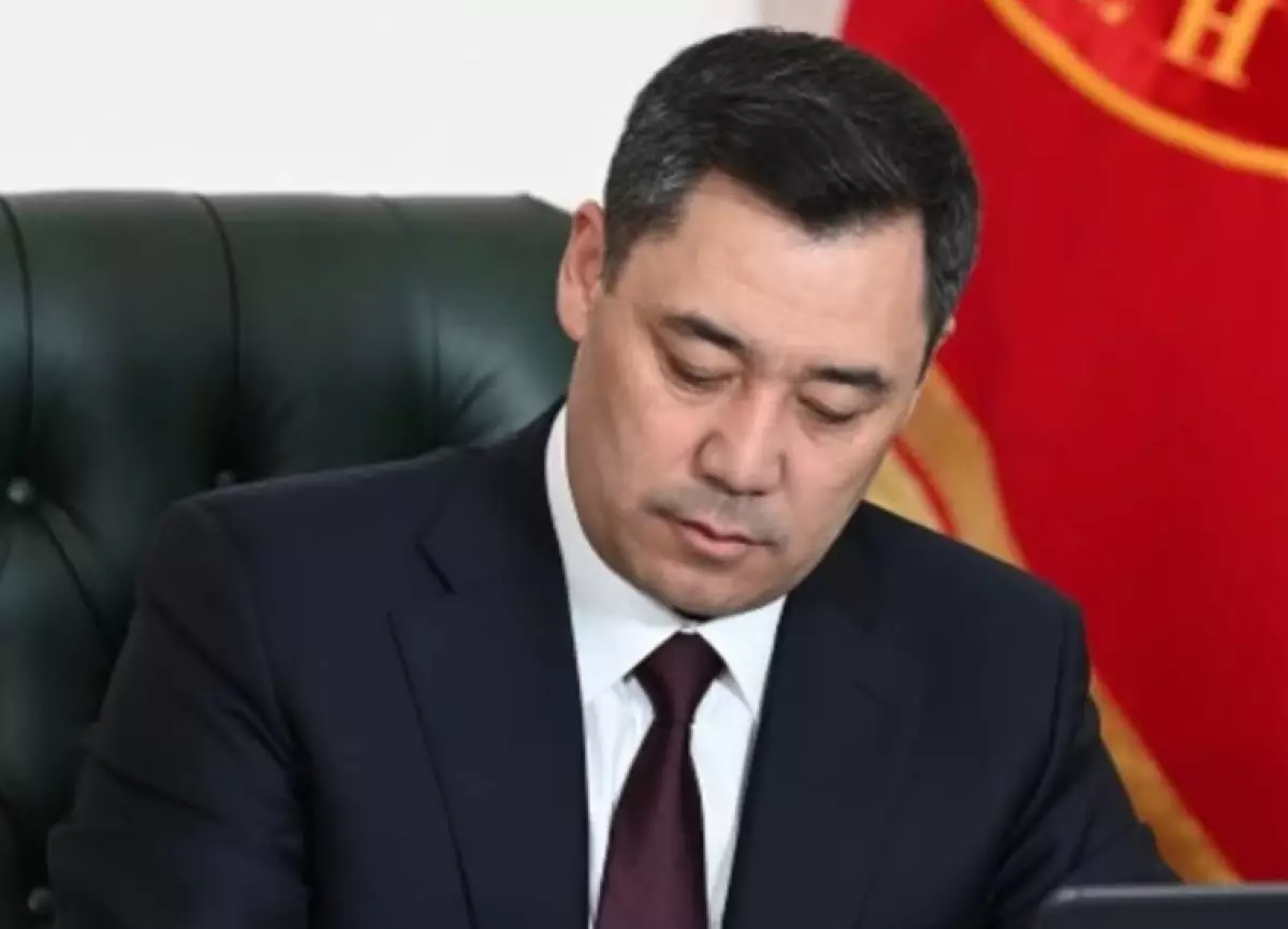 Девушку наказали за ИИ-изображение с президентом Кыргызстана