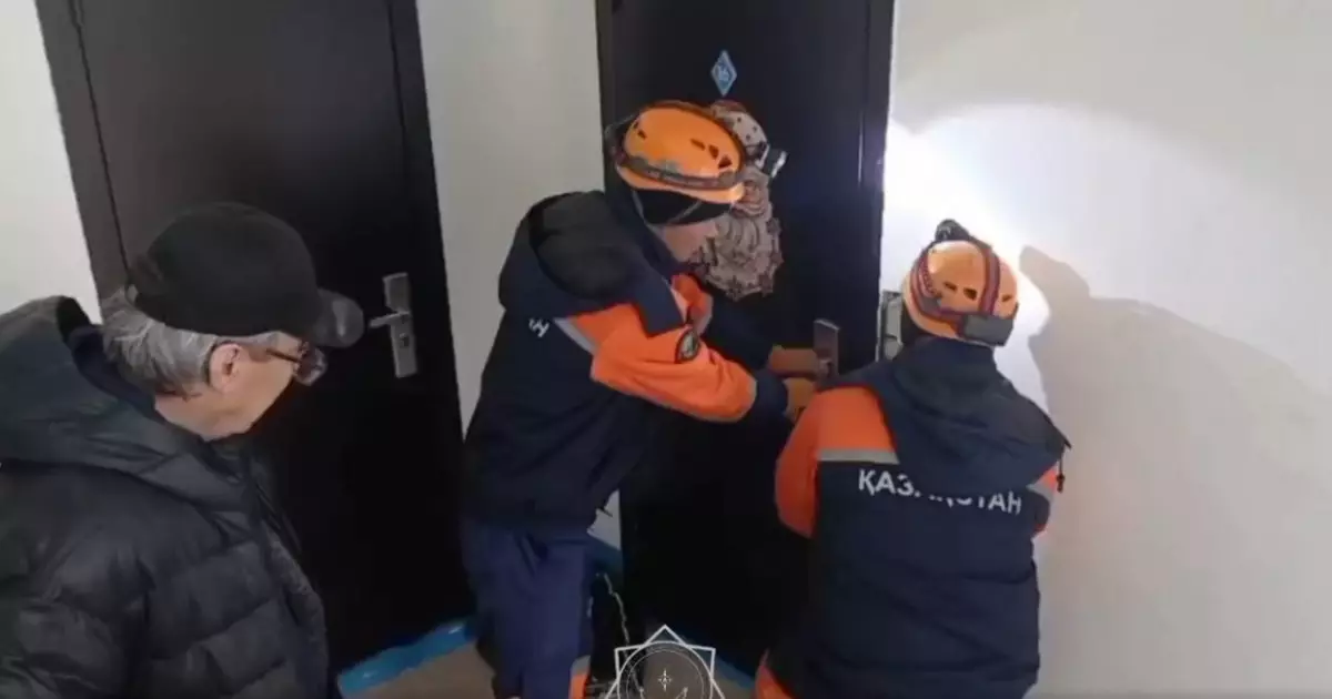  Қызылордадағы пәтерде 3 бала қамалып қалған 